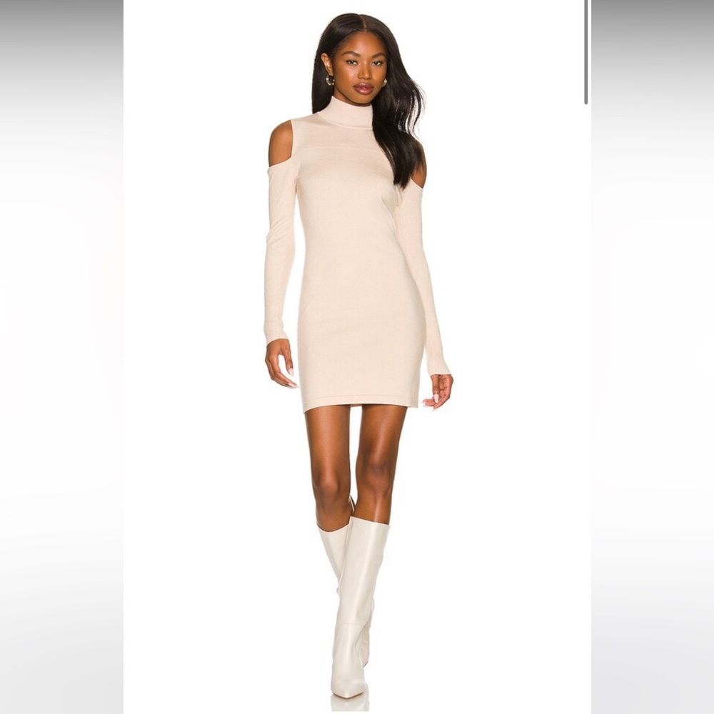 Taylor Sweater Dress in Taupe Nude
Camila Coelho